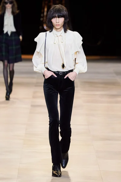 Look 43